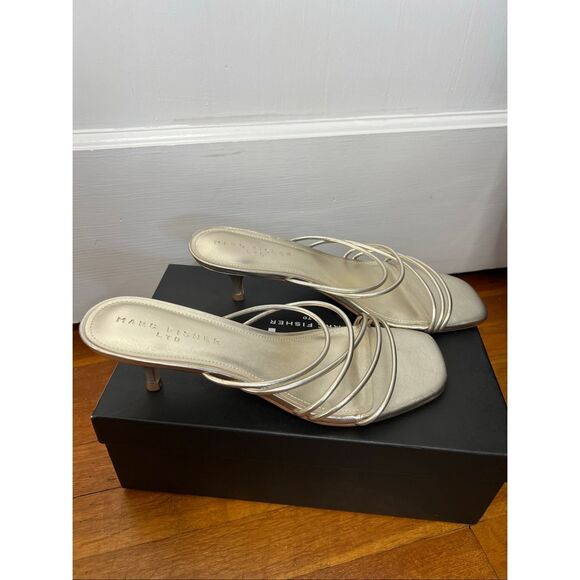 Marc Fisher LTD Women's Banna Strappy Kitten Heel Sandals in Gold Leather Size 1 - Picture 4 of 7